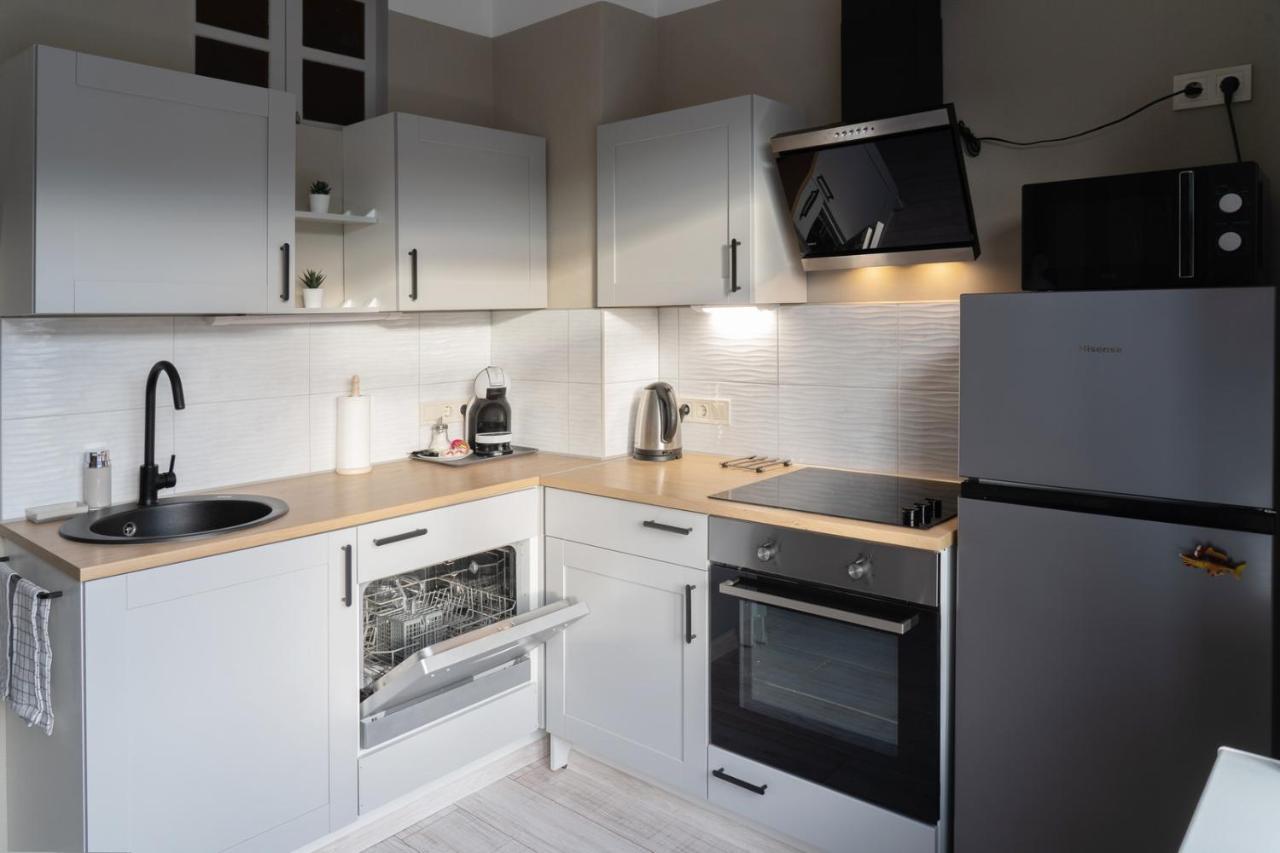 Alfa Apartment Рига Экстерьер фото
